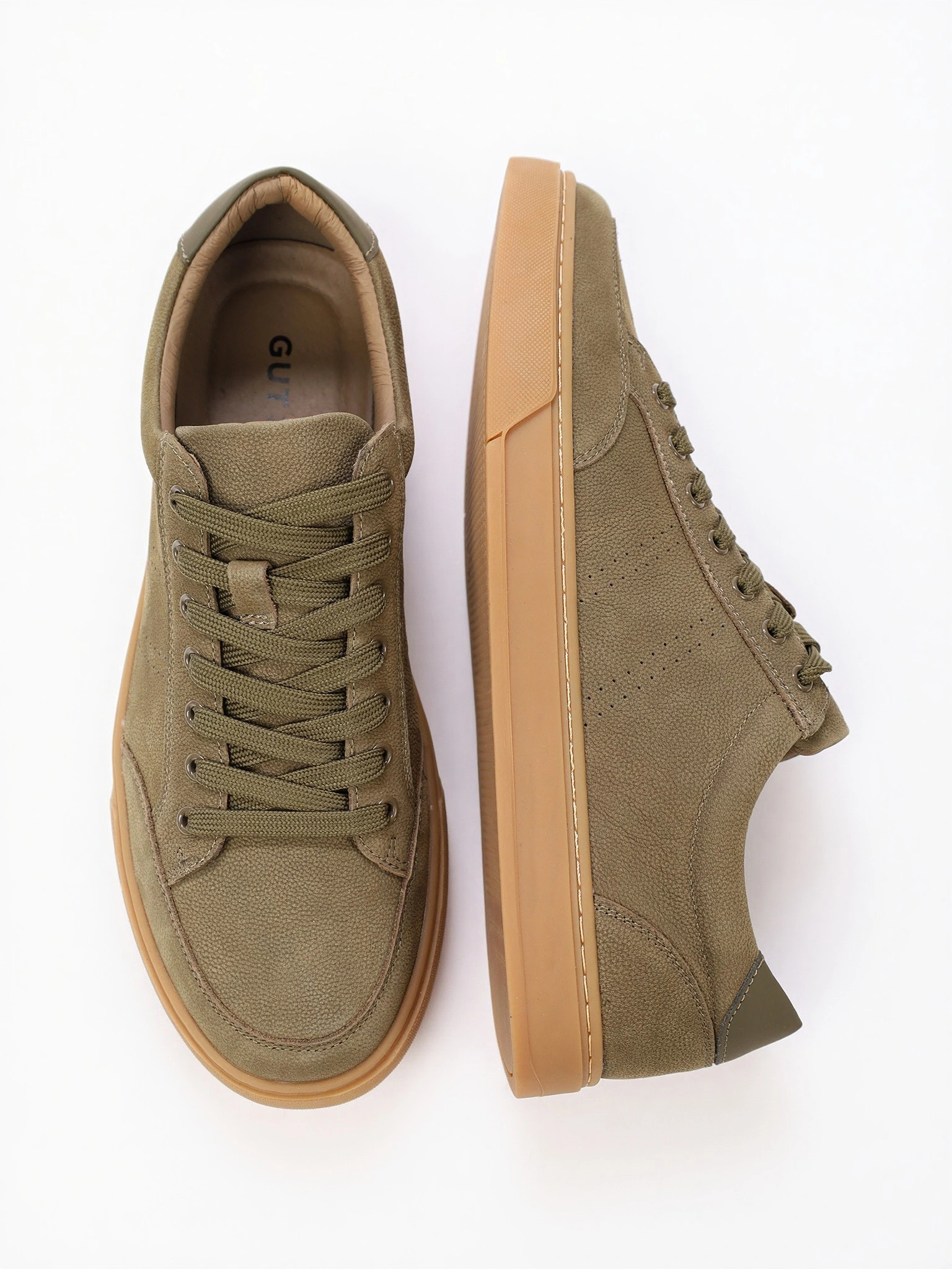 Кеды зеленого цвета на низкой подошве